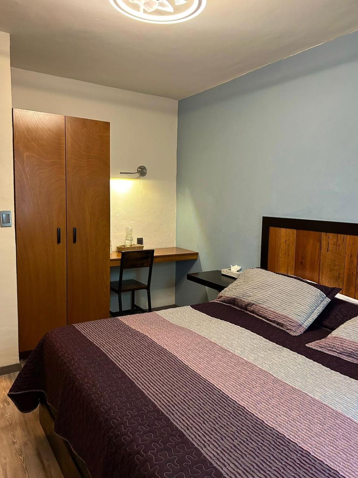 El Salto De Camela Hostal Uruapan  Εξωτερικό φωτογραφία