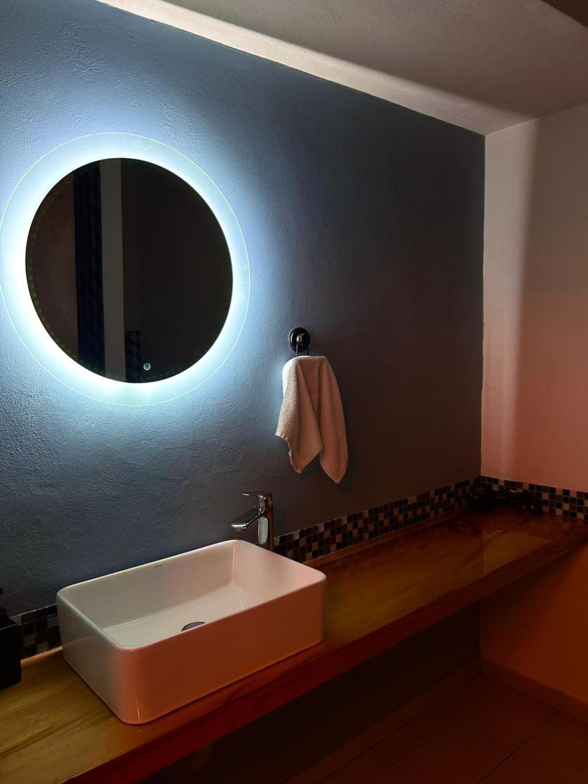 El Salto De Camela Hostal Uruapan  Εξωτερικό φωτογραφία